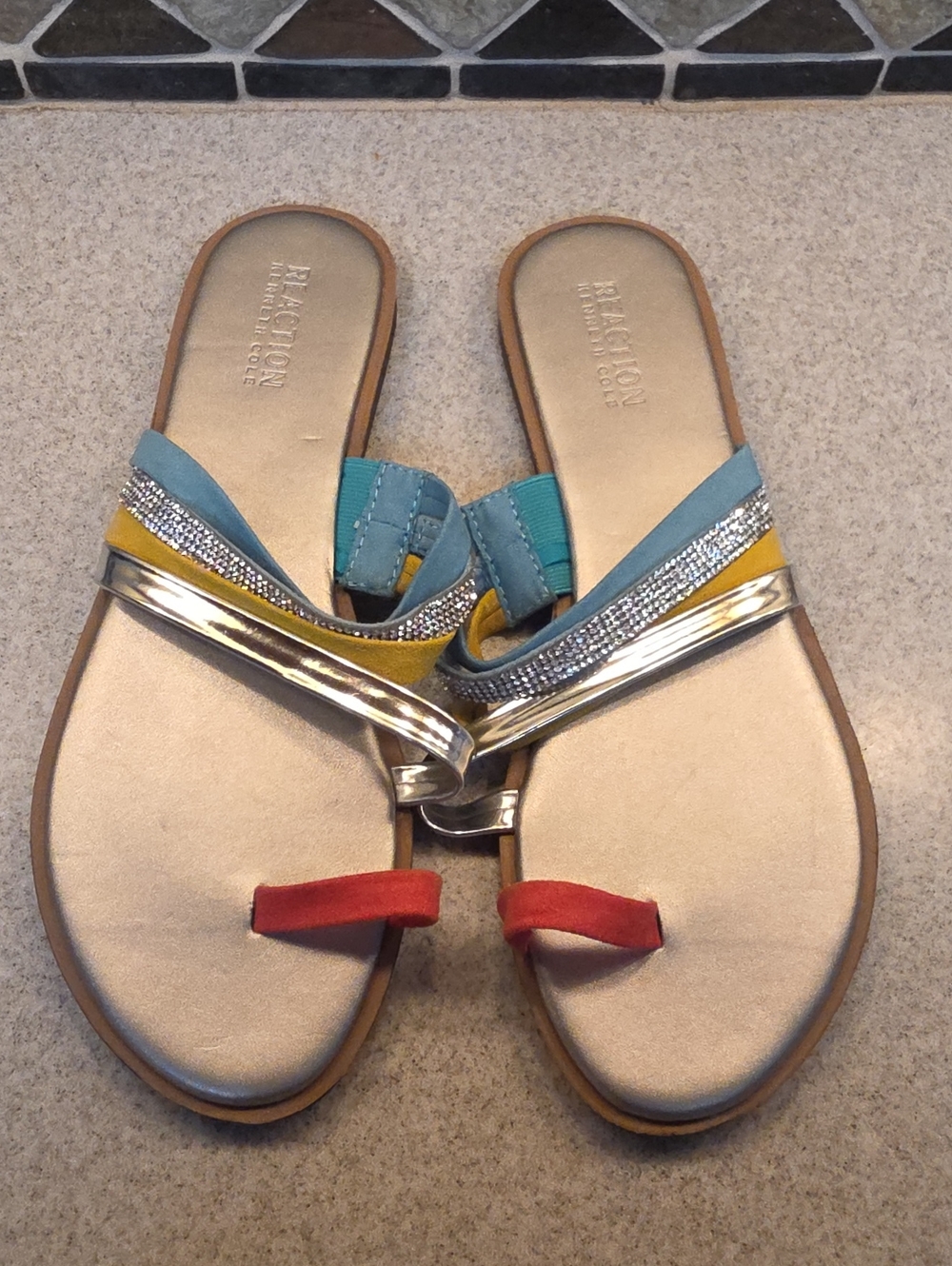 Reaction Kenneth Cole Multicolor Metallic Toe-Loop Sandal